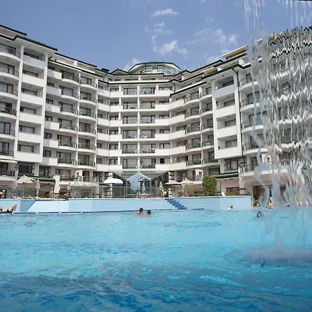 Apartments In Emerald Beach And Spa Resort 5*