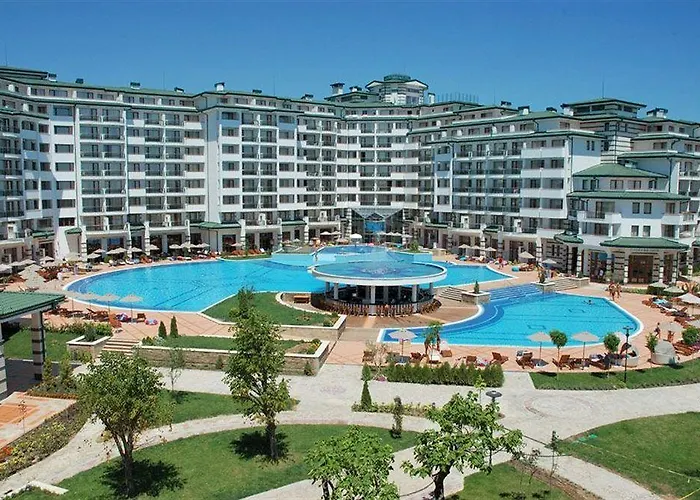 리조트 Emerald & 5*