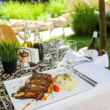 Emerald & リゾート