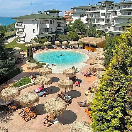 Resort Emerald & 5*