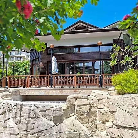 Emerald & Resort