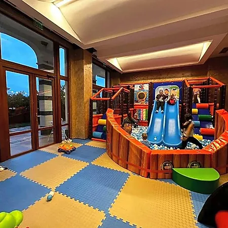 منتجع وسبا إميرالد بيتش 5*