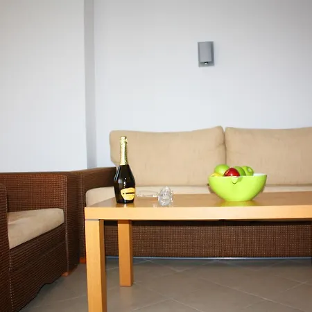 Emerald & リゾート ラヴダ