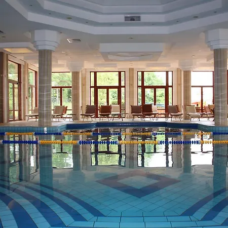Хотел Емералд Резорт Бийч&СПА 5*