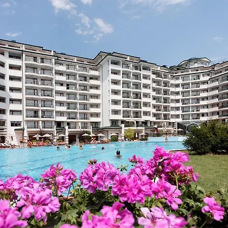 Хотел Емералд Резорт Бийч&СПА 5*