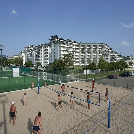 リゾート Emerald &